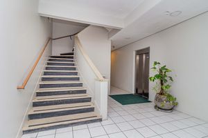 Image 38 - 886059