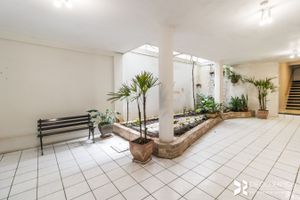 Image 7 - 886059