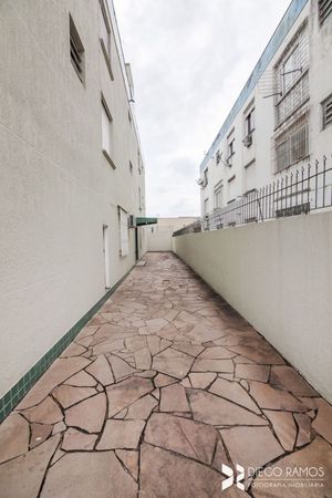 Image 27 - 931668