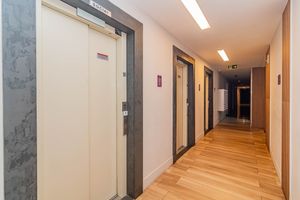 Image 35 - 232770