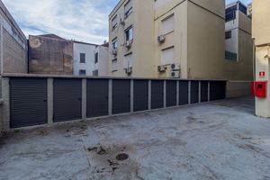 Image 35 - 828308