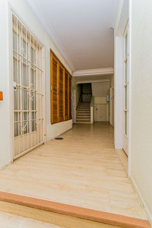 Image 25 - 226750