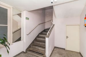 Image 16 - 204771