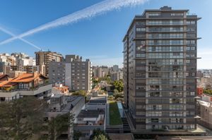 Image 39 - 879670