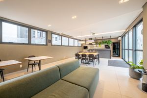 Image 32 - 896483