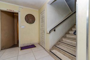 Image 21 - 831467