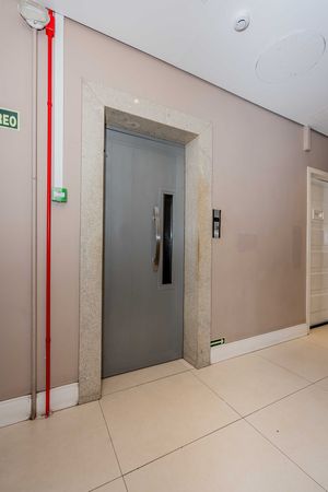 Image 29 - 933979