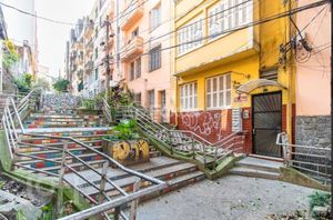 Image 18 - 587189