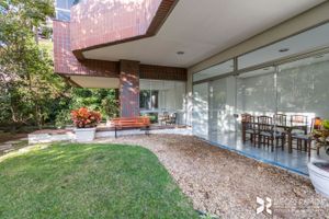 Image 23 - 828427