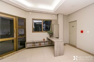 Image 29 - 208381