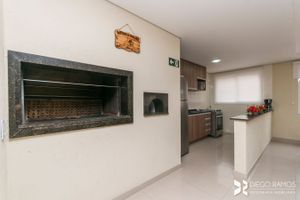Image 10 - 876052