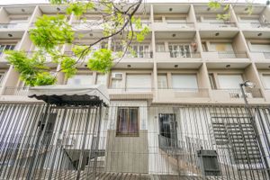 Image 32 - 852601
