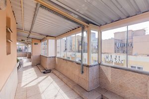 Image 32 - 897975