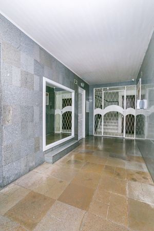 Image 21 - 873594