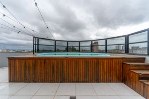 Image 43 - 886547