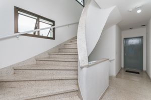 Image 33 - 215863
