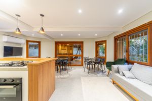 Image 13 - 226150