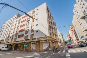 Image 31 - 305095