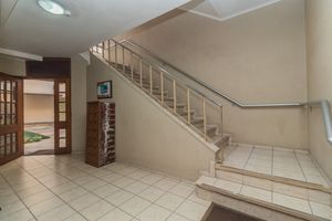 Image 32 - 883695