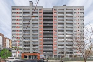 Image 25 - 219899