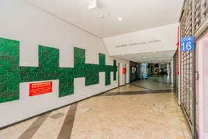 Image 20 - 881975