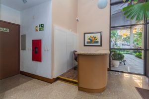 Image 30 - 897625