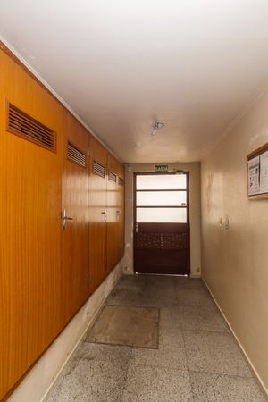 Image 9 - 893381