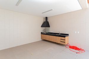 Image 35 - 928412
