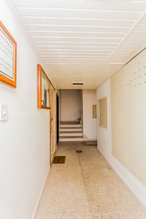 Image 32 - 870510
