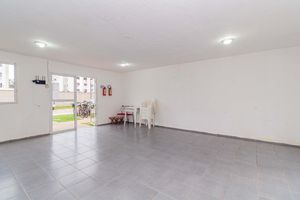 Image 26 - 807512