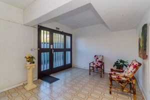 Image 11 - 508197