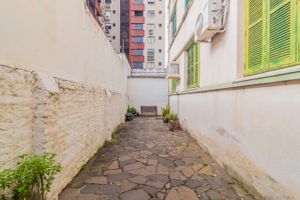 Image 37 - 247100