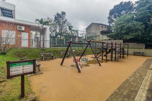 Image 30 - 752548