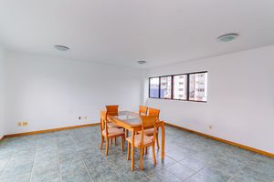 Image 18 - 753065