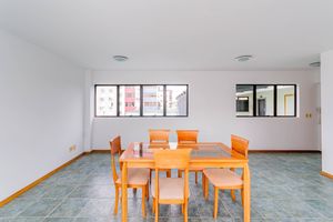 Image 19 - 753065