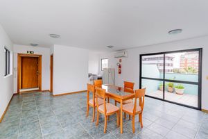Image 22 - 753065