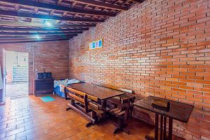 Image 35 - 880319