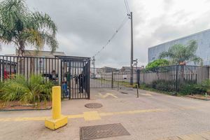 Image 16 - 401701