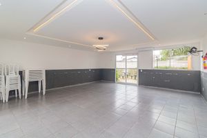 Image 31 - 401701