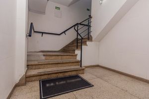 Image 15 - 851738
