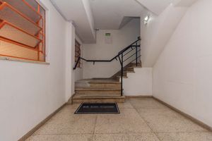 Image 16 - 851738