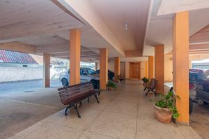 Image 19 - 851738