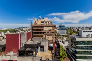 Image 13 - 932311