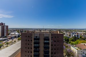 Image 16 - 932311