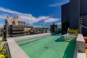 Image 7 - 932311