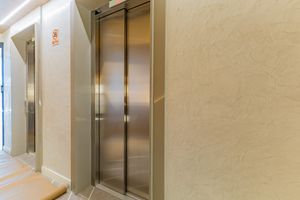 Image 37 - 932311