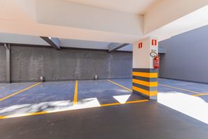 Image 39 - 932311