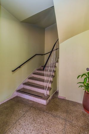 Image 18 - 270519