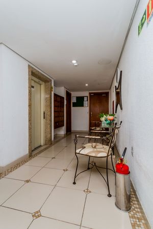 Image 32 - 898393