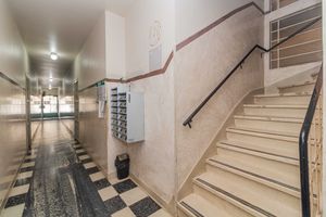 Image 22 - 871391